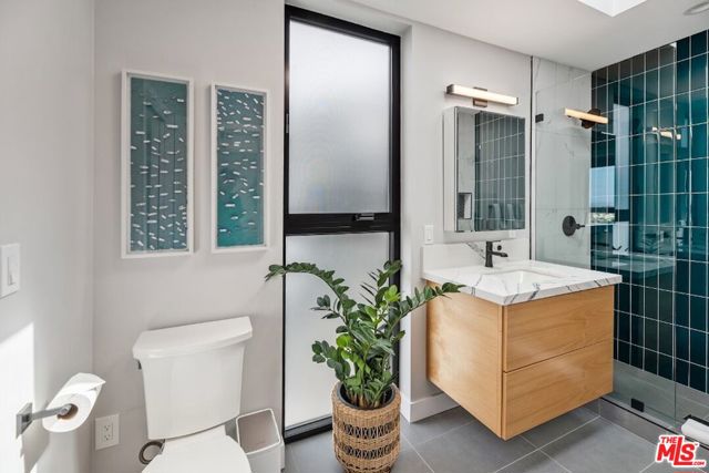 5830 Desert View Drive, La Jolla CA: https://media.crmls.org/mediaz/e8a4b618-f5fe-4ca6-af7f-8def434001a9.jpg