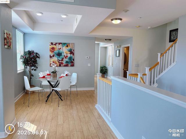 6136 Old Quarry Loop, Oakland CA: https://media.crmls.org/mediaz/e8a50b97-c64d-409f-9771-f899d9e7d973.jpg