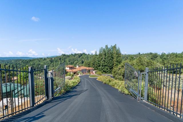 2053 Weston Road, Scotts Valley CA: https://media.crmls.org/mediaz/e8a5574b-e906-440d-b20c-3dee096b4f9c.jpg