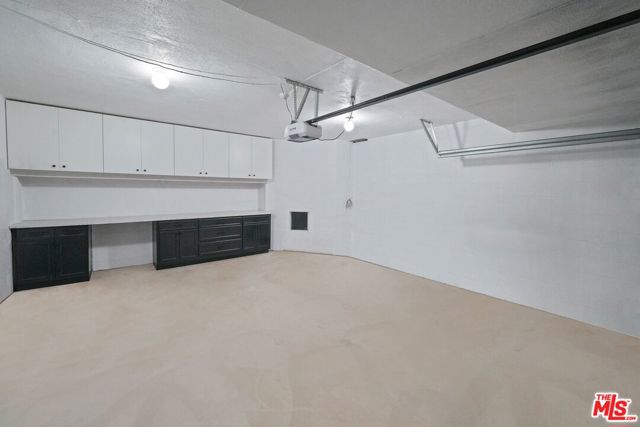 751 Westholme Avenue, Los Angeles CA: https://media.crmls.org/mediaz/e8a5e451-560f-4201-8e7a-f0aa6bafab71.jpg