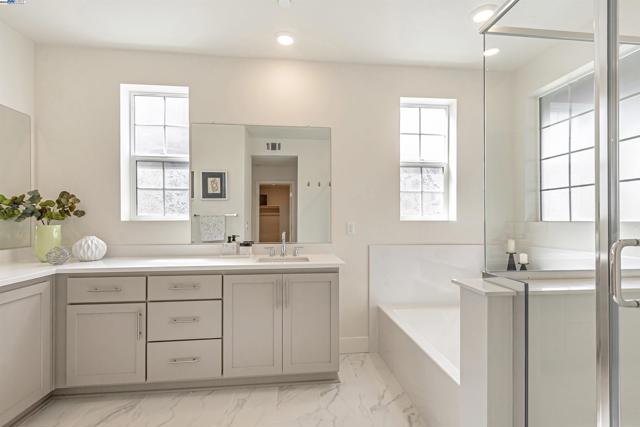 37389 Salt Grass Rd, Newark CA: https://media.crmls.org/mediaz/e8a6c723-687f-44b4-bc7d-f1b88647554b.jpg