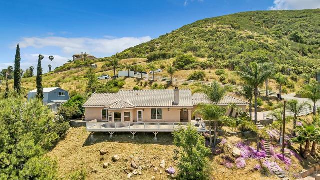 22318 Casa De Carol, Ramona CA: https://media.crmls.org/mediaz/e8a785de-579c-4f2c-8162-3c557297420e.jpg