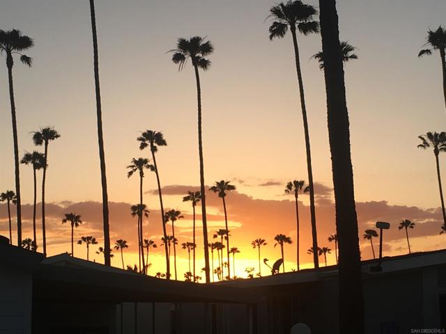 1215 Anchors Way Drive, Ventura CA: https://media.crmls.org/mediaz/e8a78e26-17e8-4c30-ae46-f45a49182a3e.jpg