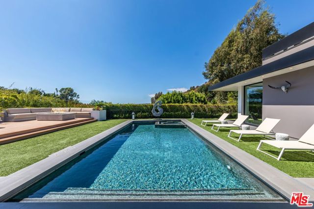 2002 LOMA VISTA Drive, Beverly Hills CA: https://media.crmls.org/mediaz/e8a7c256-fe14-4265-b891-fad8ba8e23a0.jpg