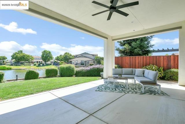 133 Clear Lake Ct, Oakley CA: https://media.crmls.org/mediaz/e8a7c59b-2cd4-4db7-90ff-1be7885aae40.jpg