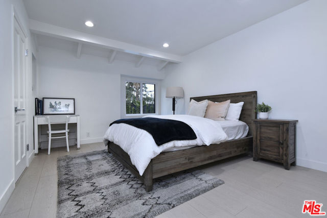 4512 Libbit Avenue, Encino CA: https://media.crmls.org/mediaz/e8a7d093-3e68-4db4-9134-ba8ea7c03469.jpg