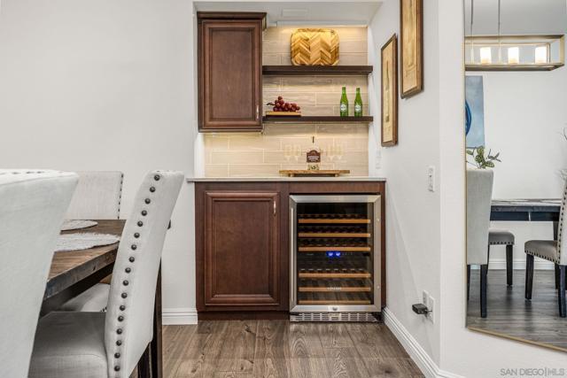 2820 Cedarwood Way, Carlsbad CA: https://media.crmls.org/mediaz/e8a7d361-e9ac-4ee2-822f-baf4c9fdfc39.jpg