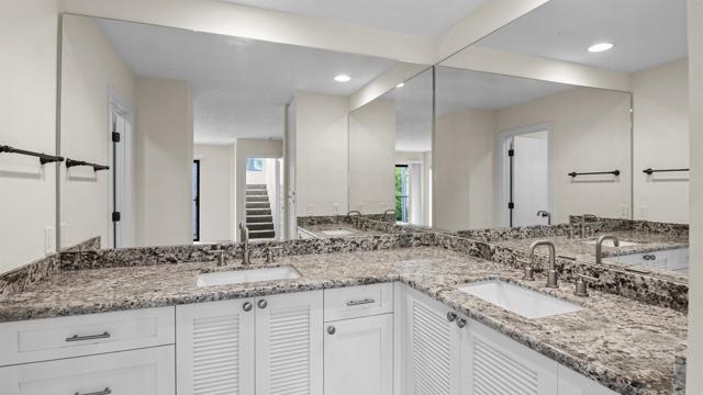 Detail Gallery Image 19 of 36 For 812 Kalpati Cir #E,  Carlsbad,  CA 92008 - 2 Beds | 3 Baths