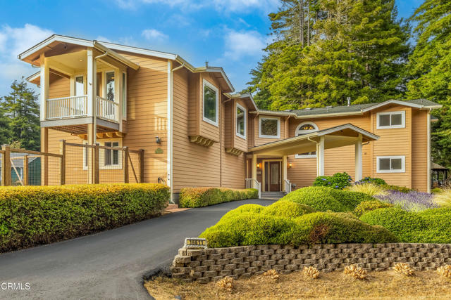 16611 Pearl Ranch Road, Fort Bragg CA: https://media.crmls.org/mediaz/e8a84e50-595c-4cf7-89c9-0358b411fbbc.jpg