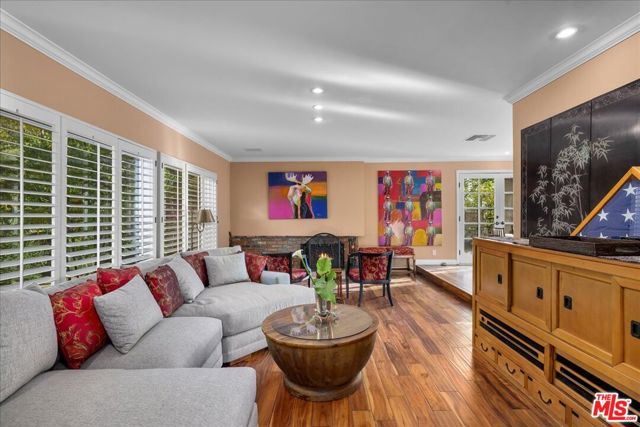 2973 Hutton Drive, Beverly Hills CA: https://media.crmls.org/mediaz/e8a8bbb2-7d26-4aed-884c-338bf4781ea3.jpg