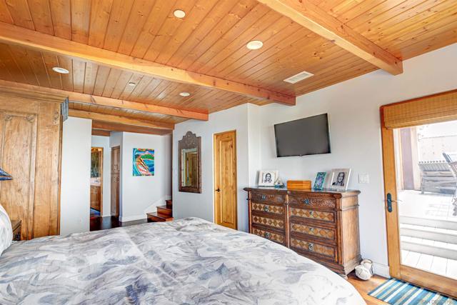 1464 Summit Ave, Cardiff by the Sea CA: https://media.crmls.org/mediaz/e8a9dff1-865b-476d-8f37-2d85a9462e79.jpg