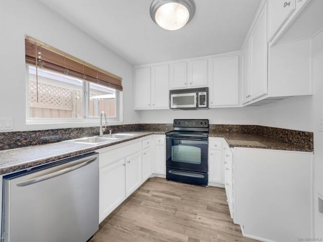 267 S Mollison Ave, El Cajon CA: https://media.crmls.org/mediaz/e8aa7ab4-4f5e-4dfa-a786-eba5236707dd.jpg