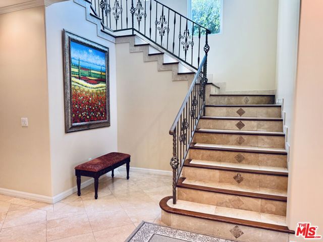 458 S Clark Drive, Beverly Hills CA: https://media.crmls.org/mediaz/e8ab0b2a-25fc-4381-8998-5f49fcb84e10.jpg