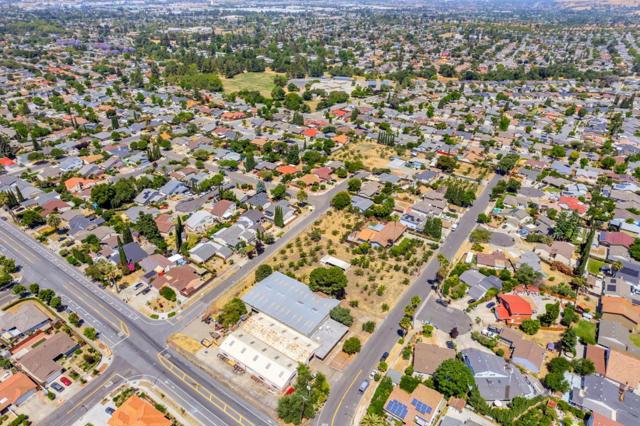 1545 Stone Creek Drive, San Jose CA: https://media.crmls.org/mediaz/e8aca0a0-f455-4c5e-afc8-2a92df07cd50.jpg