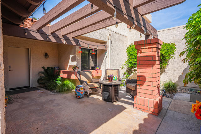 2345 S Cherokee Way, Palm Springs CA: https://media.crmls.org/mediaz/e8acbb79-6b03-4a59-8414-f0f13fe9090f.jpg