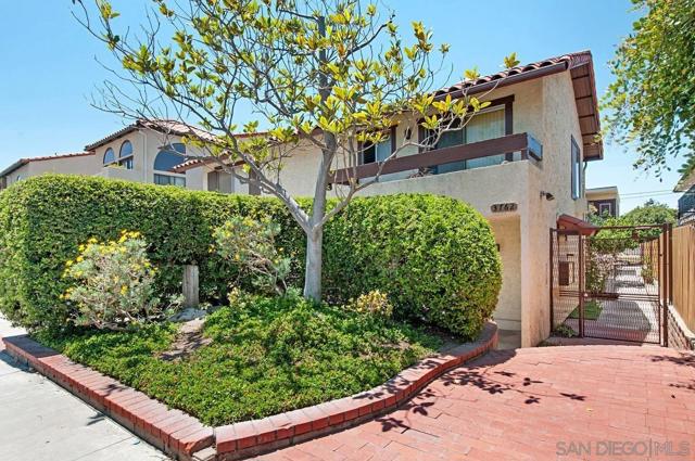 3762 Arnold Ave, San Diego CA: https://media.crmls.org/mediaz/e8ad2b80-d8e4-449a-bb9b-7111d2ba85ca.jpg