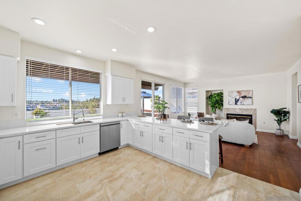 MLS #250027189SD img 11