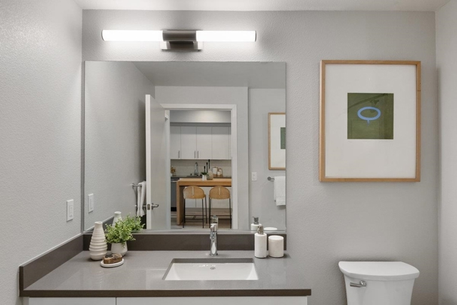 260 260 Brooklyn Basin Way, Oakland CA: https://media.crmls.org/mediaz/e8ad3a1e-7103-47cd-9a00-05153f3fa66f.jpg