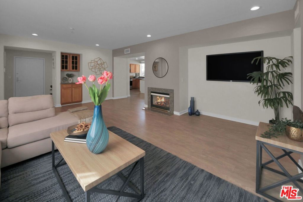 1222 S Westgate Avenue #204