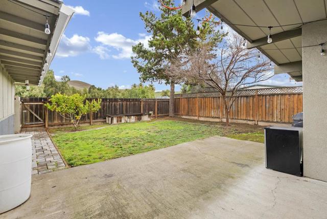 6881 F Street, Tres Pinos CA: https://media.crmls.org/mediaz/e8ae02fe-abfb-426e-ad30-6bbb930571f8.jpg