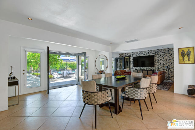 830 N Riverside Drive, Palm Springs CA: https://media.crmls.org/mediaz/e8af6266-3b6a-4d45-bb9c-c5482c9d0ece.jpg