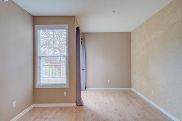 4379 Brannigan St, Dublin CA: https://media.crmls.org/mediaz/e8af6e17-9098-4e49-a2ed-d013193bf088.jpg
