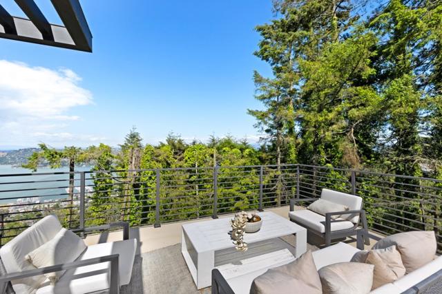 3 Wolfback Ridge Road, Sausalito CA: https://media.crmls.org/mediaz/e8afd613-4ae7-4f6d-98ae-ba95e90a19be.jpg