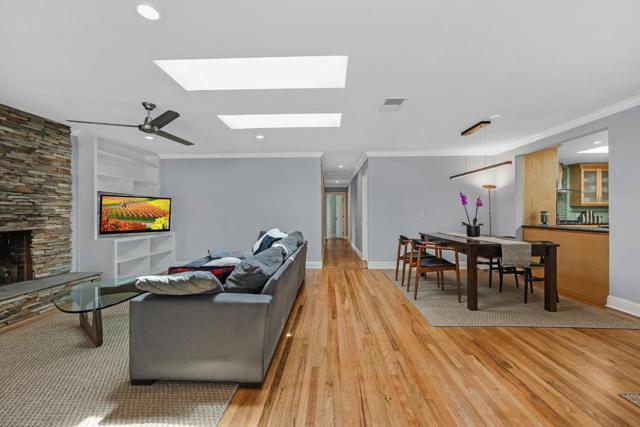 360 Fairway Drive, Pacifica CA: https://media.crmls.org/mediaz/e8b1261a-8858-4eea-87a2-a0605e034409.jpg