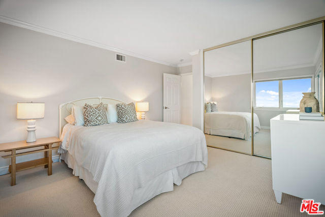 23255 W Paloma Blanca Drive, Malibu CA: https://media.crmls.org/mediaz/e8b19a8b-8ae6-4e0f-8d23-795249dfd253.jpg