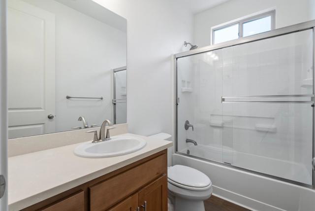 1621 Castlerock Drive, Hollister CA: https://media.crmls.org/mediaz/e8b1f5e5-4390-476c-9d09-58de3950a034.jpg