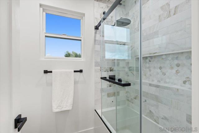 2196 Kirkcaldy Rd, Fallbrook CA: https://media.crmls.org/mediaz/e8b316d1-d258-4bd9-8d81-0560f0f76c83.jpg