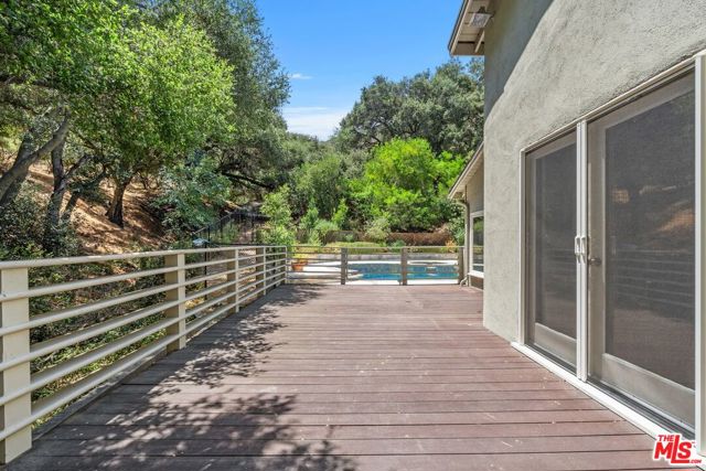 24753 Mulholland Highway, Calabasas CA: https://media.crmls.org/mediaz/e8b31f49-7fe0-4005-a5ee-884462d54e08.jpg