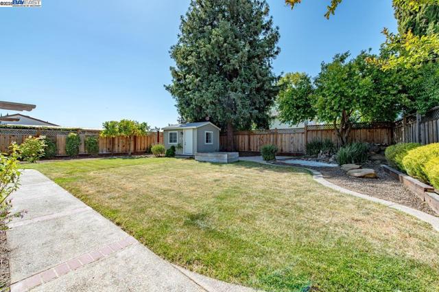 1464 Windsor Way, Livermore CA: https://media.crmls.org/mediaz/e8b392c3-6dee-46f4-9aa3-4e042e3a8f9c.jpg