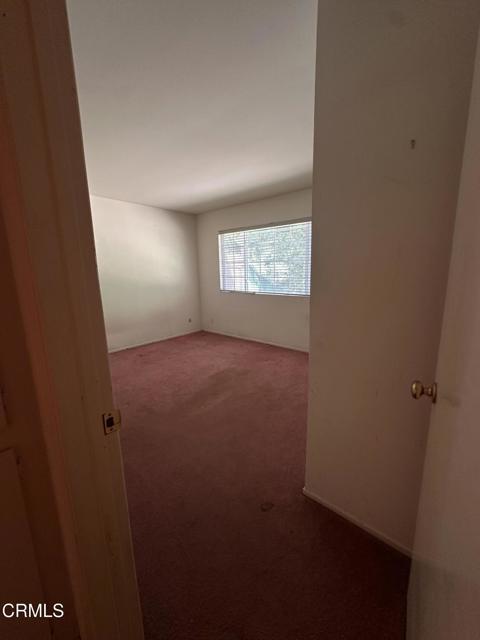 4800 Topeka Drive, Tarzana CA: https://media.crmls.org/mediaz/e8b3af25-c8ea-476a-8c70-13fe861b73dd.jpg