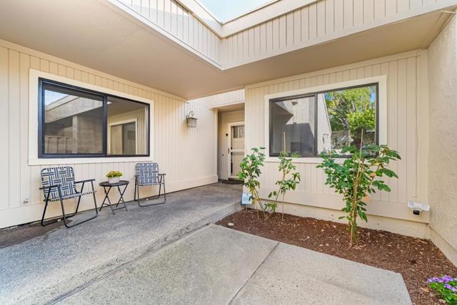 2496 Golf Links Circle, Santa Clara CA: https://media.crmls.org/mediaz/e8b440d7-0e23-4e66-8d69-3492b34b3d51.jpg