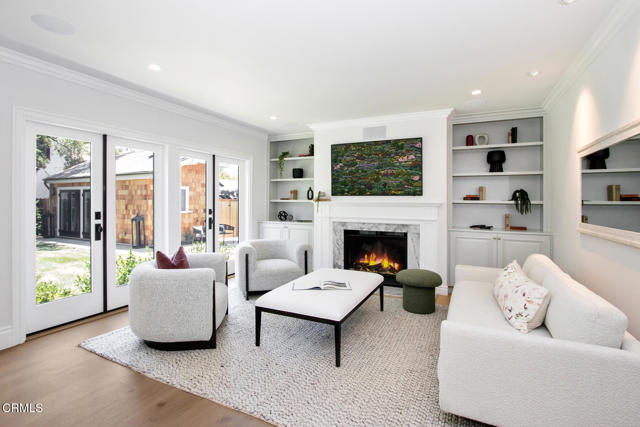 1036 S Madison Avenue, Pasadena CA: https://media.crmls.org/mediaz/e8b4de5d-fe12-43f7-9b32-45467e49939a.jpg