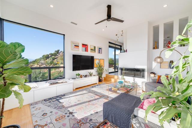 403 Black Canyon Place, Ramona CA: https://media.crmls.org/mediaz/e8b51ee9-60cb-4786-9213-2849fb92a59e.jpg