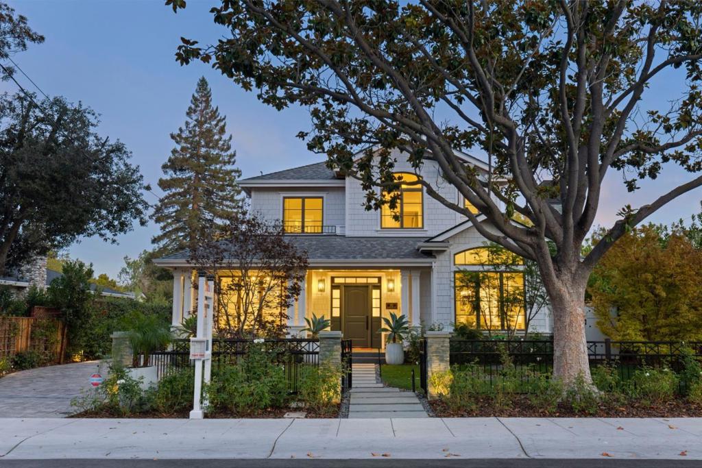 912 N California Avenue, Palo Alto, CA 94303
