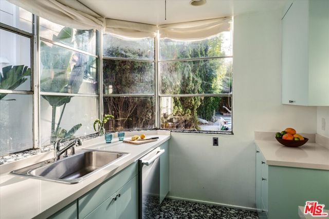 947 N Martel Avenue, Los Angeles CA: https://media.crmls.org/mediaz/e8b60ec8-2142-4c6b-9996-6fb1d221829a.jpg