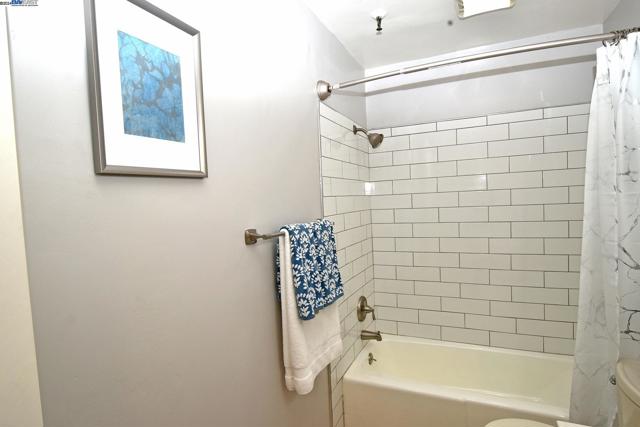 Image 32 of 38 For 303 Adams St  109