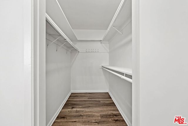 11930 Mayfield Avenue, Los Angeles CA: https://media.crmls.org/mediaz/e8b77313-de6d-433f-9c2c-91e05215fa52.jpg
