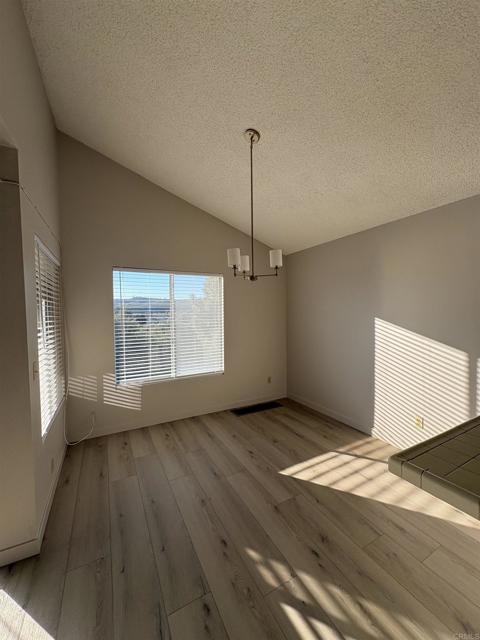 Detail Gallery Image 8 of 16 For 31320 Club Vista Ln, Bonsall,  CA 92003 - 2 Beds | 2/1 Baths