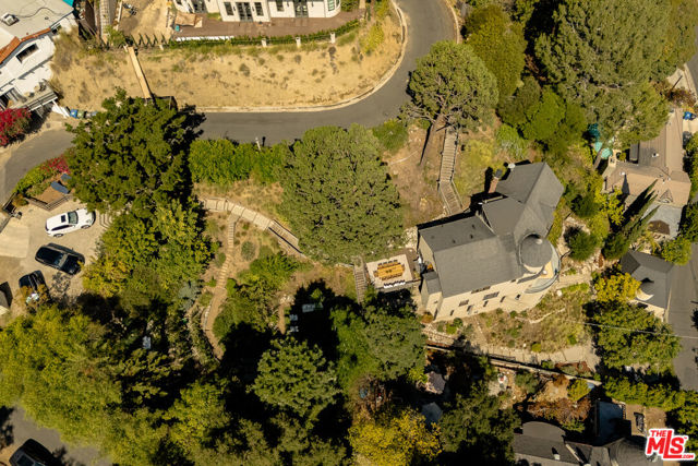 3105 Ledgewood Drive, Los Angeles CA: https://media.crmls.org/mediaz/e8b80729-86c4-4bc1-a751-d76bbd191604.jpg