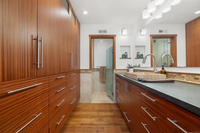 Detail Gallery Image 11 of 25 For 1601 Tucker Ln, Encinitas,  CA 92024 - 4 Beds | 2 Baths