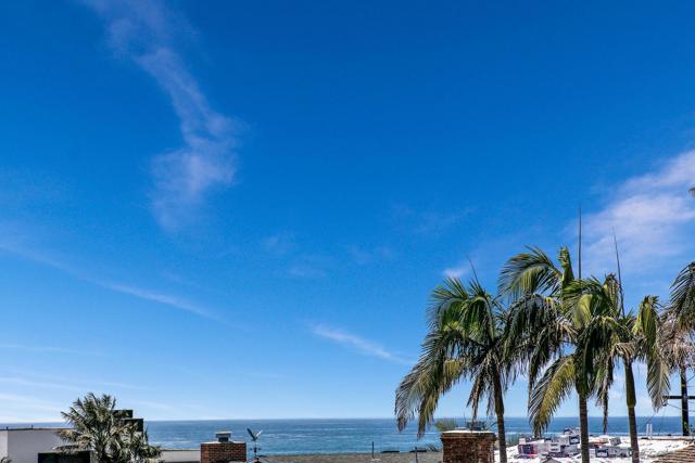5341 Linda Way, La Jolla CA: https://media.crmls.org/mediaz/e8b83747-6dde-412c-8241-9a4eb718958d.jpg