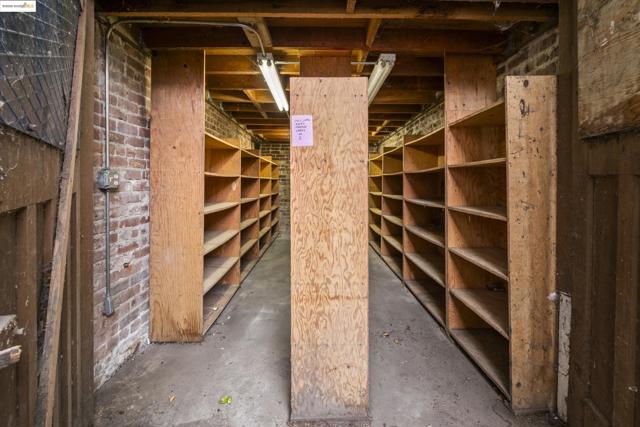 3050 Shattuck, Berkeley CA: https://media.crmls.org/mediaz/e8b8b0e5-5485-4513-9606-c528dddde68e.jpg