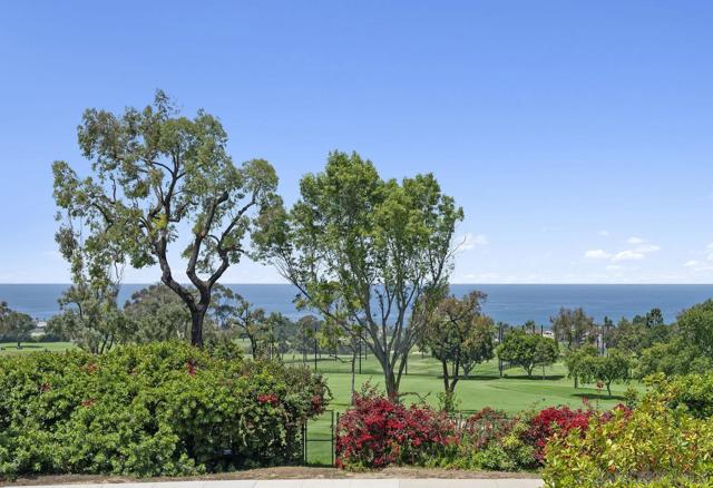 7207 Fairway Rd, La Jolla CA: https://media.crmls.org/mediaz/e8b8d071-cec3-4fec-8f3f-f5cf445d052b.jpg