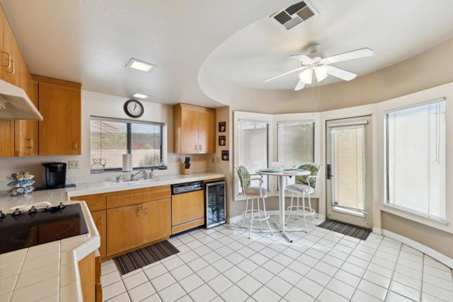 48121 Cll Seranas, La Quinta CA: https://media.crmls.org/mediaz/e8b8e98b-4d94-4e91-bcdb-594200e36b6a.jpg