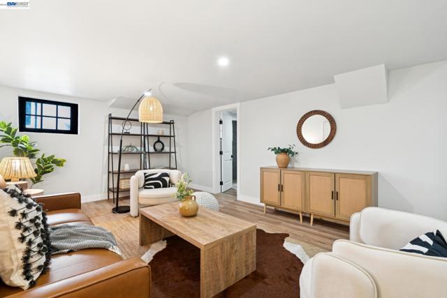 Image 30 of 45 For 800 Trestle Glen Rd