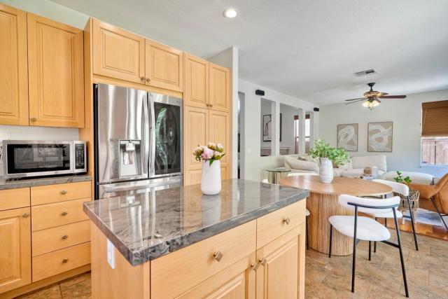 Detail Gallery Image 11 of 45 For 11983 Mountain Pass Rd, San Diego,  CA 92128 - 5 Beds | 3 Baths
